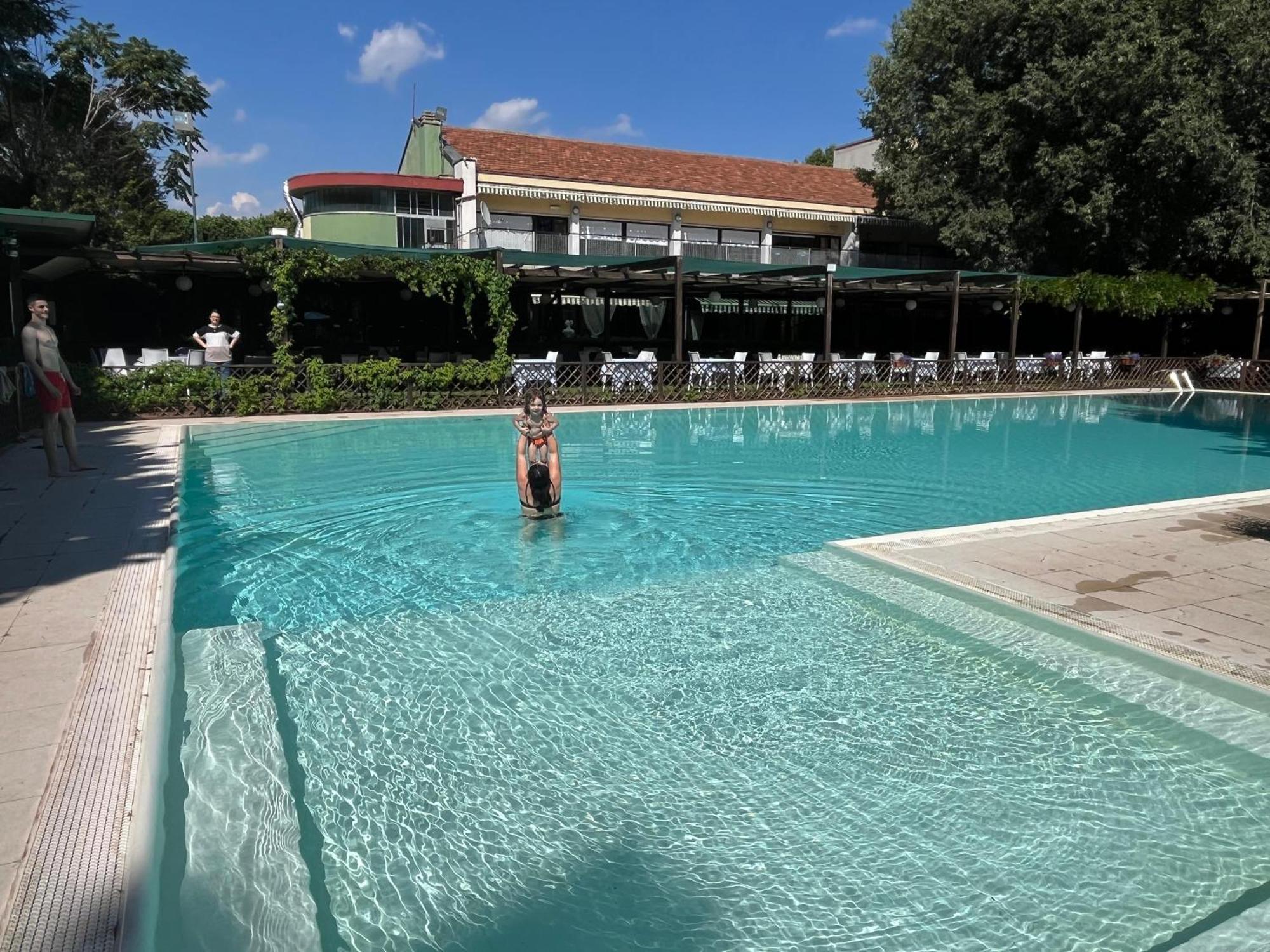 Hotel Sporting Brugherio Ngoại thất bức ảnh